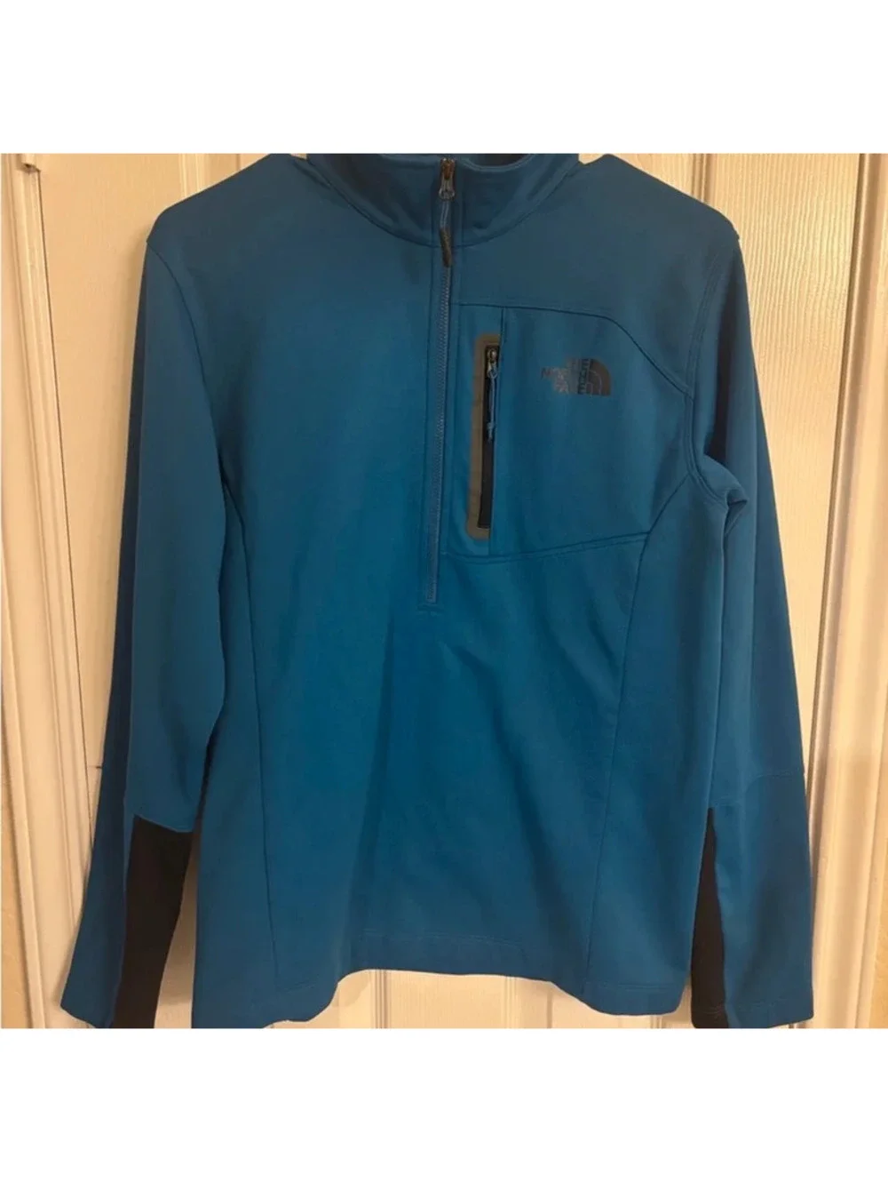 The North Face Men's Blue Half-Zip Pullover Small